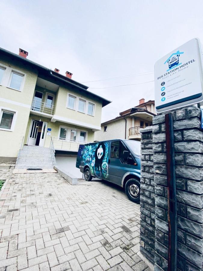 Bus Station Hostel Pristina Eksteriør bilde